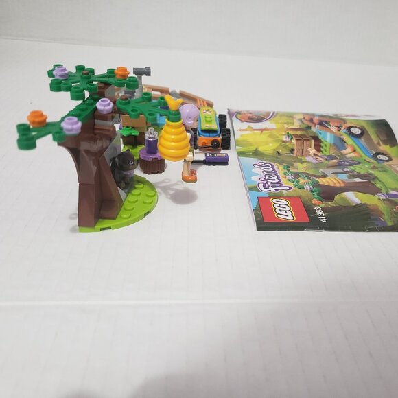LEGO Friends Mia's Forest Adventure 41363 (Retired Set) - Picture 2 of 4